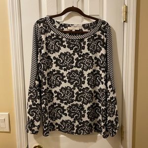 Women’s loft Call sleeve blouse ivory and grays.